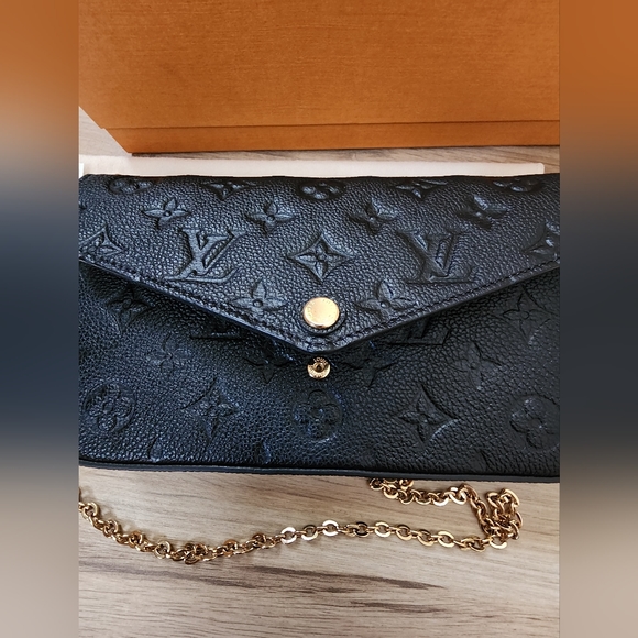 SOLD!!! AUTHENTIC LOUIS VUITTON FELICIE POCHETTE MONOGRAM - Picture 4 of 7